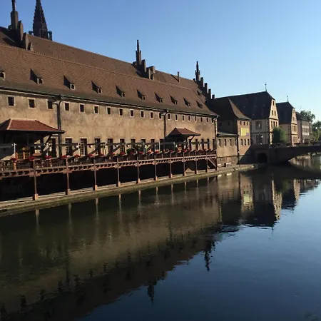 Quai 17 Oda ve Kahvaltı 4*