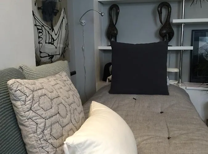 Quai 17 Bed & Breakfast 4*